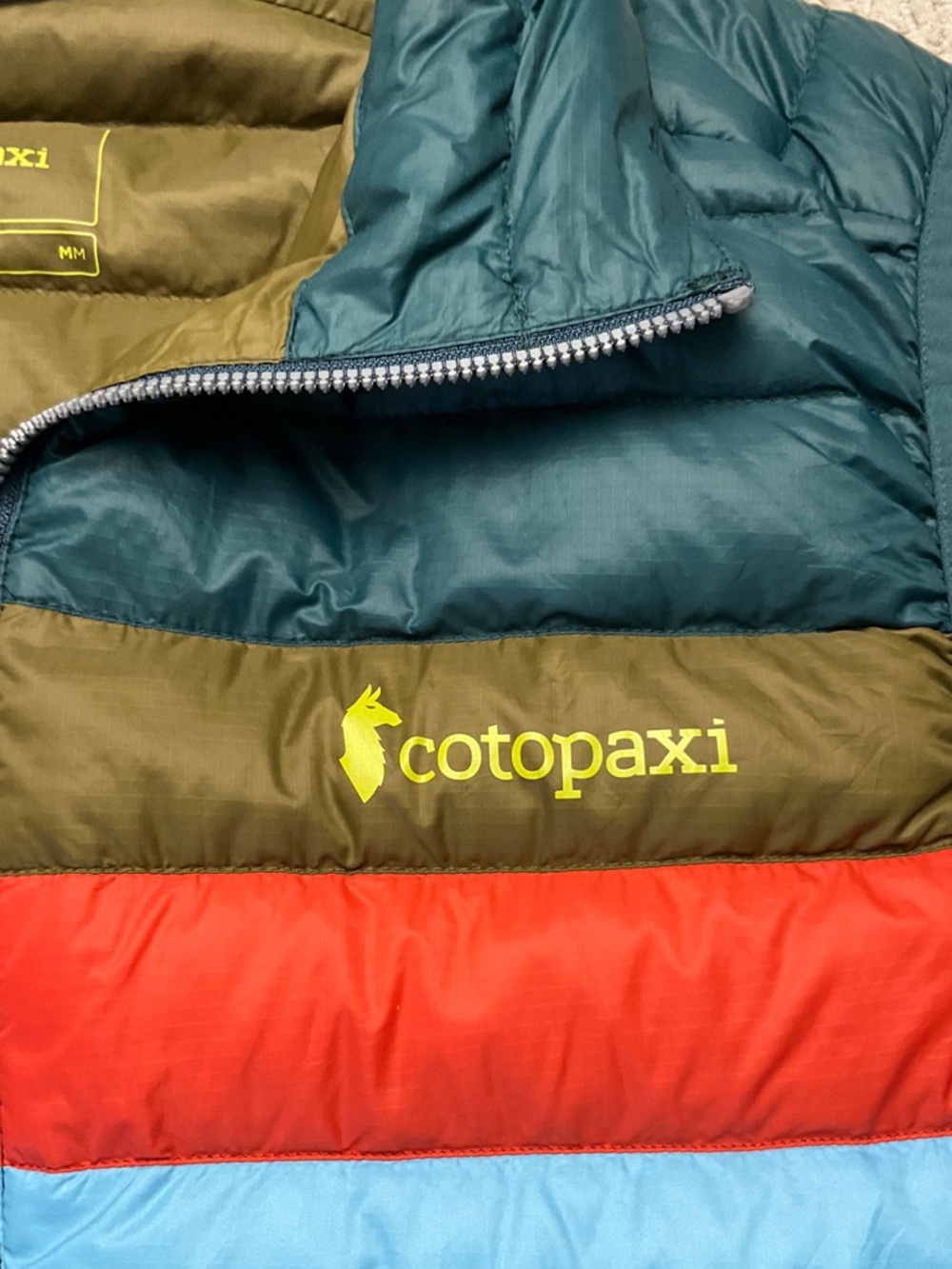 COTOPAXI FUEGO DOWN VEST MEN'S SIZE MEDIUM - Picture 3 of 16